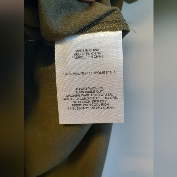 NWT Olive green Jones New York summery top - size medium - Picture 7 of 7